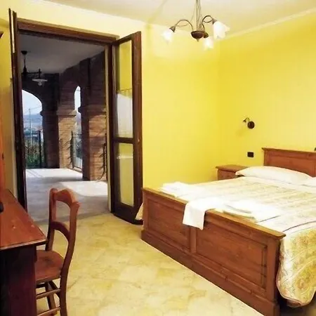 Enolocanda Del Tufo בית חווה *