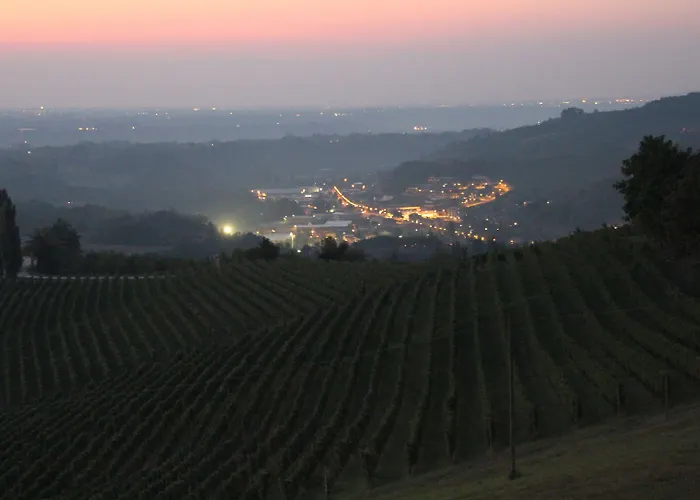 ファームステイ Enolocanda Del Tufo *